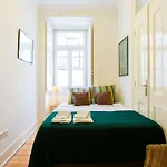 Gloria By Central Hill Apartments